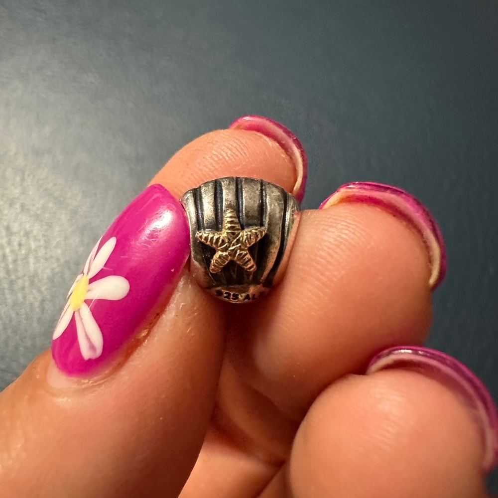 Pandora clam charm with starfish